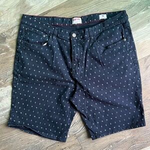 Mens Izod Pineapple and Palm Tree Shorts.